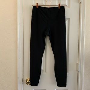YOGALICIUOS.  women Leggings size M